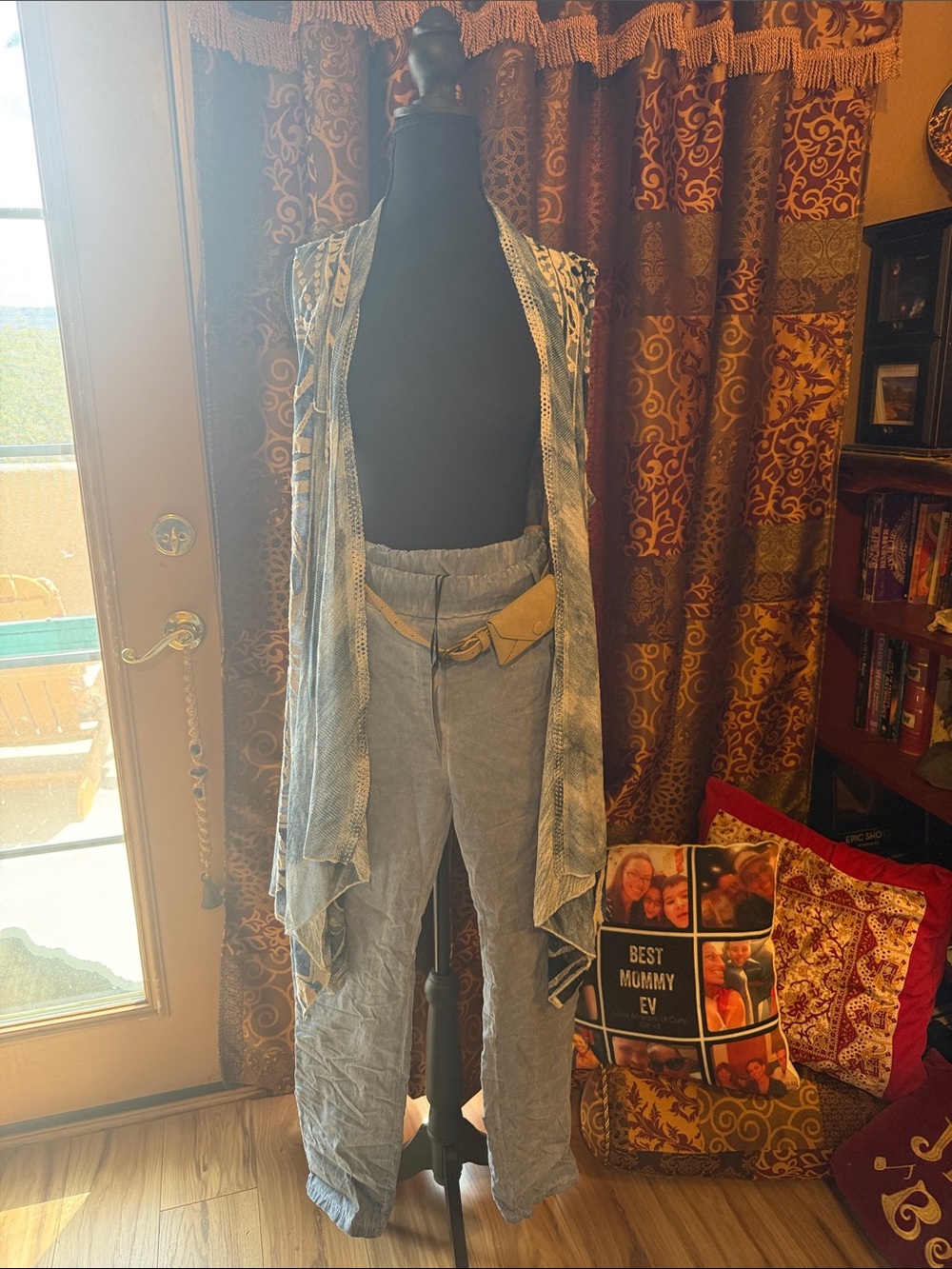 Women’s Stretch  Jeans with Belt and Vest